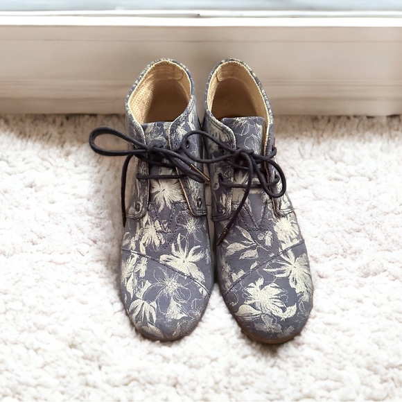 Toms wedges size 8 EXCELLENT CONDITION - Picture 2 of 6